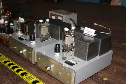 Ampli Đèn Công Suất Lớn