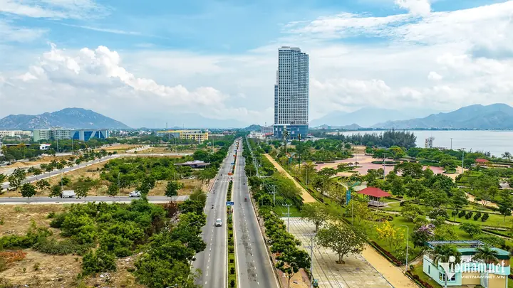Ánh Đèn Nơi Đô Thị
