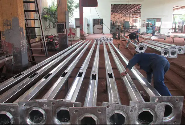 Báo Giá Cần Đèn Cao Áp