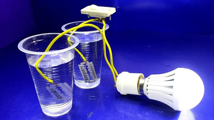 Bóng Đèn Sáng Bằng Nước