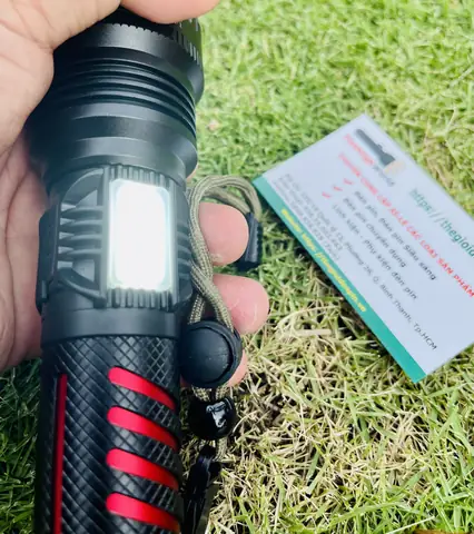 Các Loại Đèn Pin Chiếu Xa
