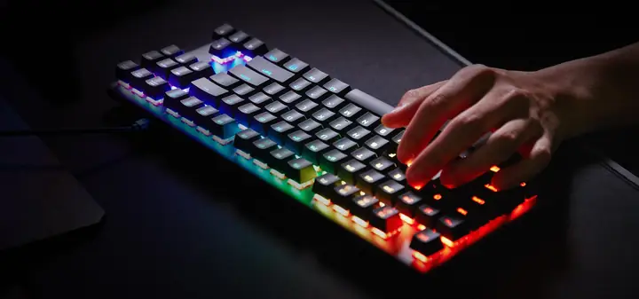 Cách Bật Đèn Bàn Phím R8 1822