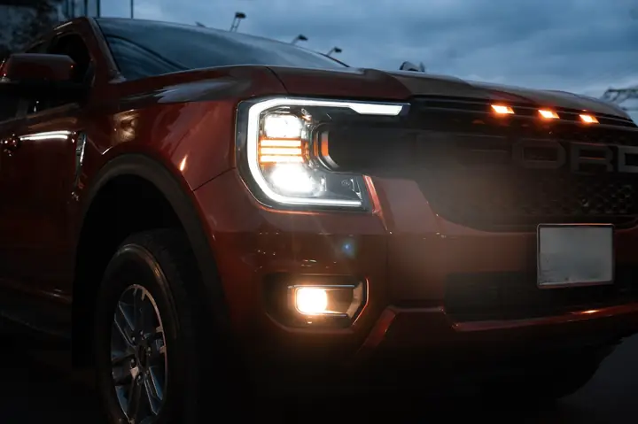 Cách Bật Đèn Xe Ford Ranger