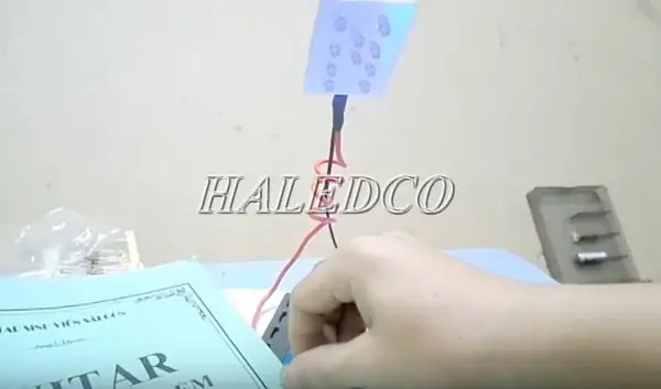 Cách Làm Bóng Đèn Tự Phát Sáng