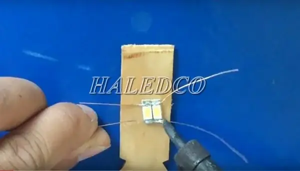 Cách Làm Bóng Đèn Tự Phát Sáng