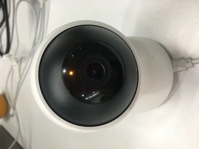 Camera Xiaomi 360 Treo Đèn Vàng