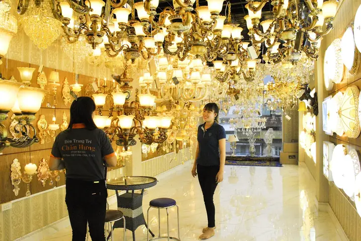 Công Ty Tnhh Mtv Đèn Trang Trí Chấn Hưng