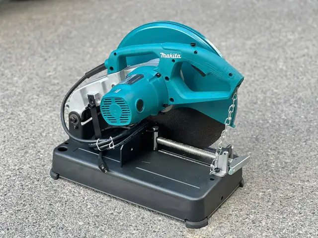 Dây Tóc Bóng Đèn Thường Có Nhiệt Độ 2200