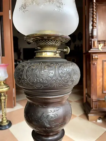 Đèn Dầu Cổ Châu Âu