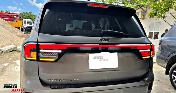 Đèn Hậu Xe Ford Everest