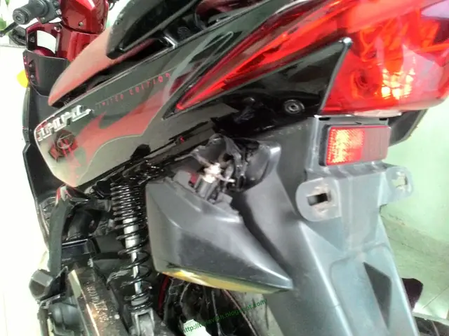 Giá Đèn Xi Nhan Nouvo Lx
