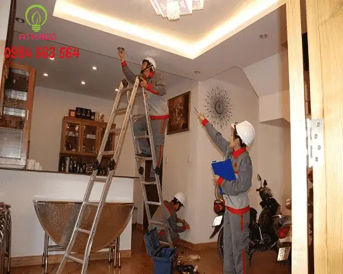 Giá Lắp Đặt Bóng Đèn
