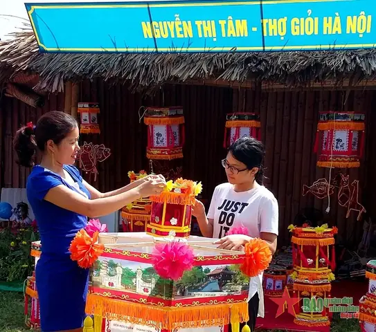 Giới Thiệu Đèn Kéo Quân
