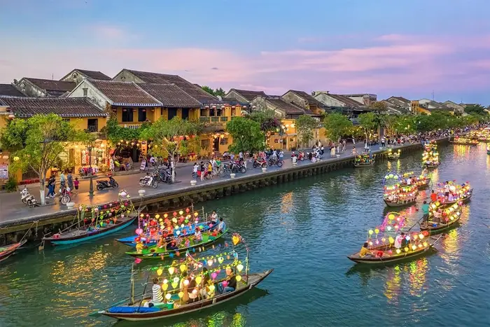 Khi Phố Cổ Lên Đèn