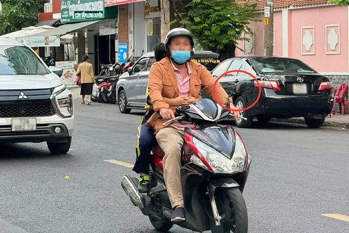Kính Chiếu Hậu Xe Máy Có Đèn