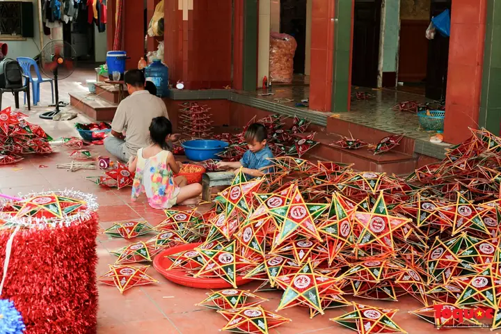 Làng Làm Đèn Ông Sao