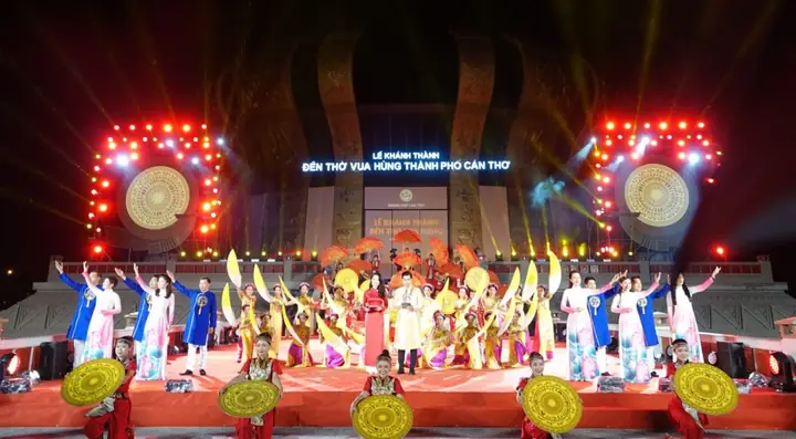 Lễ Hội Đèn Cần Thơ