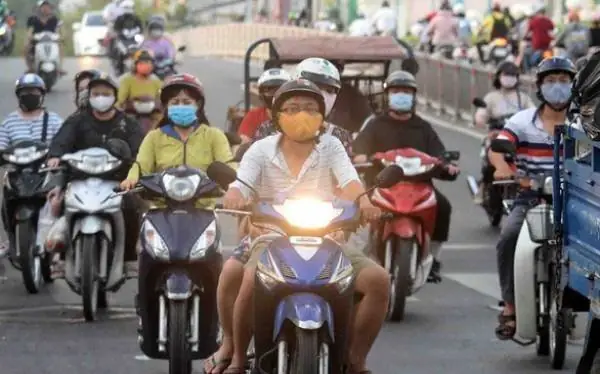 Lỗi Bật Đèn Ban Ngày