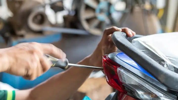 Lỗi Nháy Đèn Hậu Xe Máy
