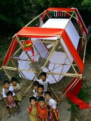 Lồng Đèn Kéo Quân Khổng Lồ