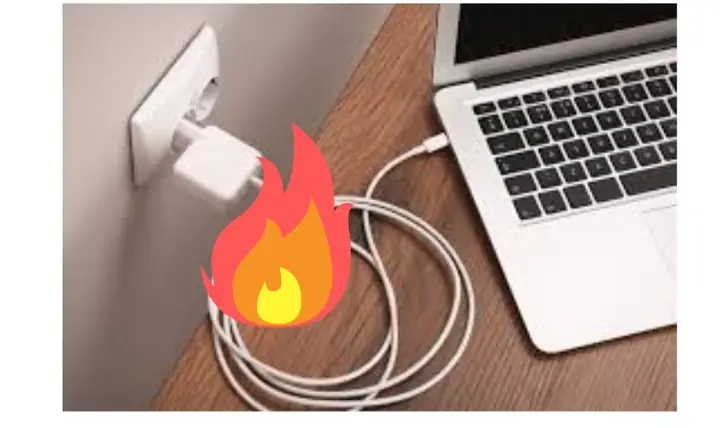 Macbook Sạc Báo Đèn Xanh