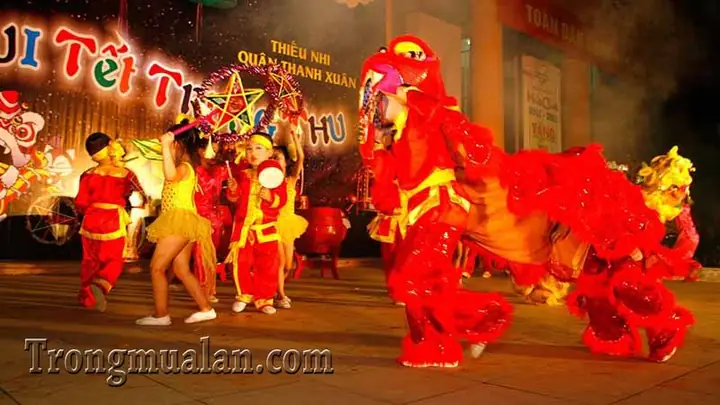 Múa Lân Chiếc Đèn Ông Sao