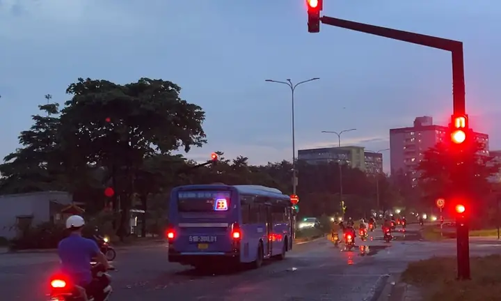Ngã Tư Đèn Xanh Đỏ