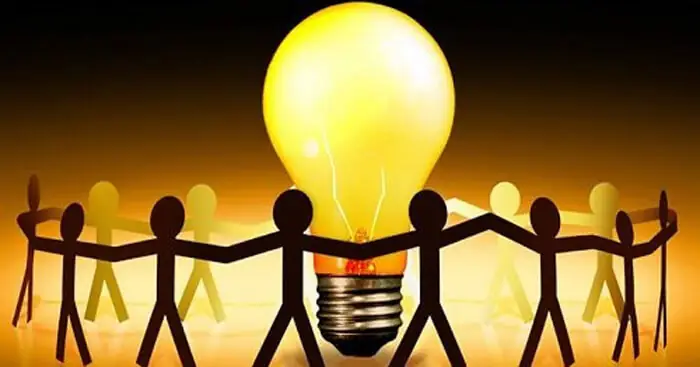 Phân Tích Gần Mực Thì Đen Gần Đèn Thì Sáng