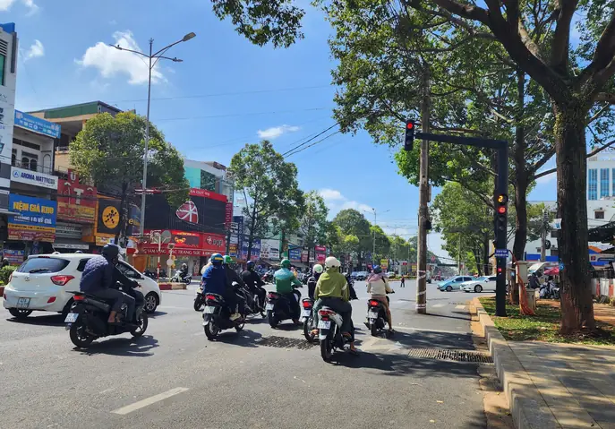 Phố Đèn Đỏ Ở Buôn Ma Thuột