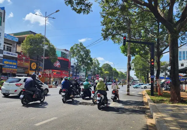 Phố Đèn Đỏ Ở Buôn Ma Thuột