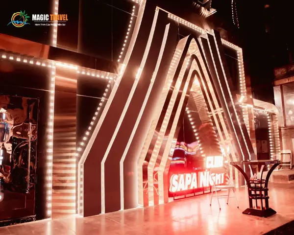 Phố Đèn Đỏ Ở Sapa