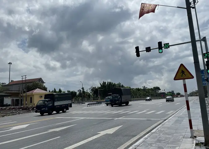 Phố Đèn Đỏ Ở Uông Bí