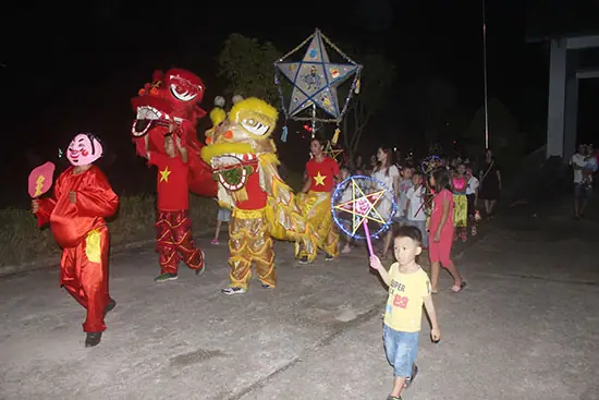 Rước Đèn Ông Sao Múa