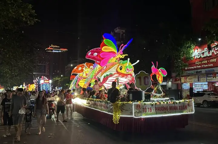 Rước Đèn Ông Sao Tuyên Quang
