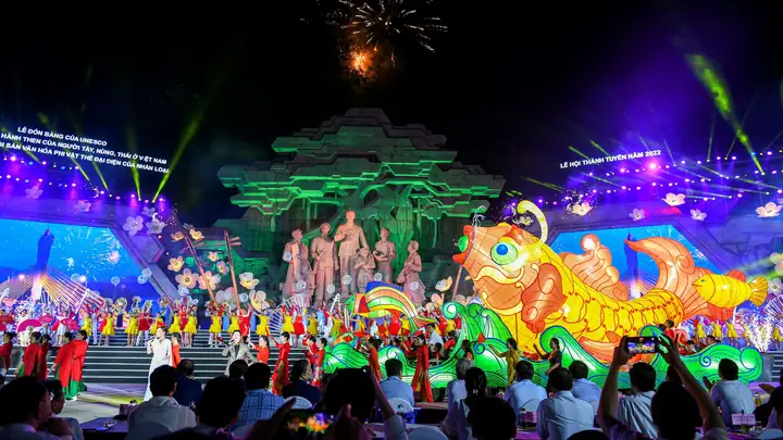 Rước Đèn Ông Sao Tuyên Quang