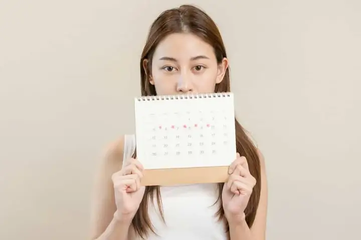 Táo Bón Ngày Đèn Đỏ
