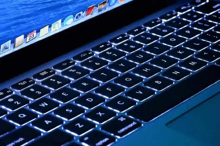 Tắt Đèn Quả Táo Macbook