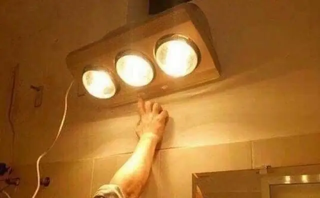 Thay Bóng Đèn Sưởi Halogen