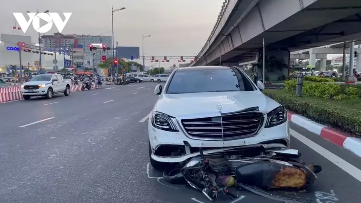 Vụ Tai Nạn Chờ Đèn Đỏ