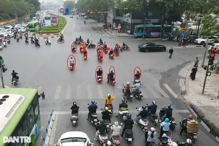Vượt Đèn Đỏ Hà Nội