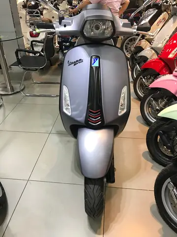 Xe Vespa 2017 Đèn Vuông