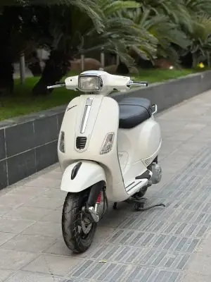 Xe Vespa Đèn Vuông Cũ