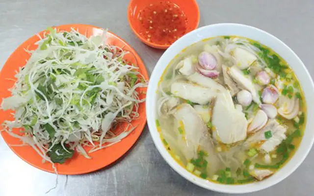 Bánh Canh Đèn Dầu Phú Quốc