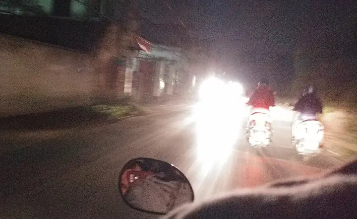Bật Đèn Pha Xe Máy