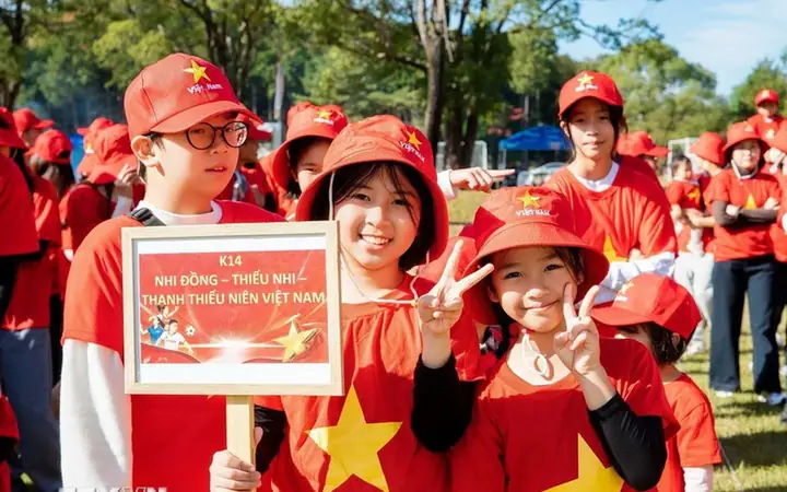 Bên Ánh Đèn Khuya Em Đã Thức Bao Đêm