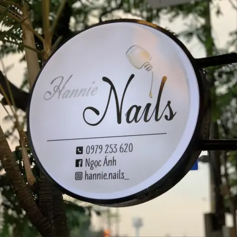 Biển Hộp Đèn Hút Nổi