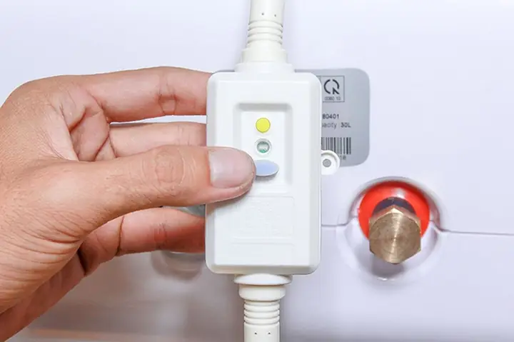 Bình Nóng Lạnh Ariston Không Sáng Đèn
