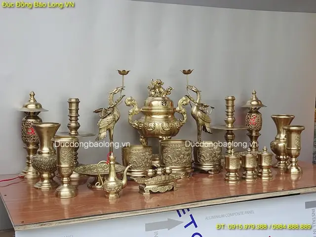 Bộ Đèn Thờ Bằng Đồng