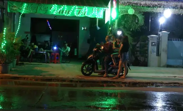 Cà Phê Đèn Mờ Sài Gòn