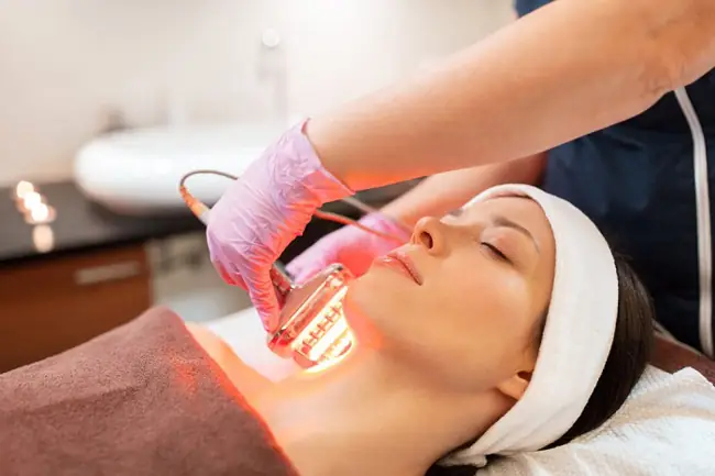 Cách Chiếu Đèn Hồng Ngoại Chữa Tắc Tia Sữa
